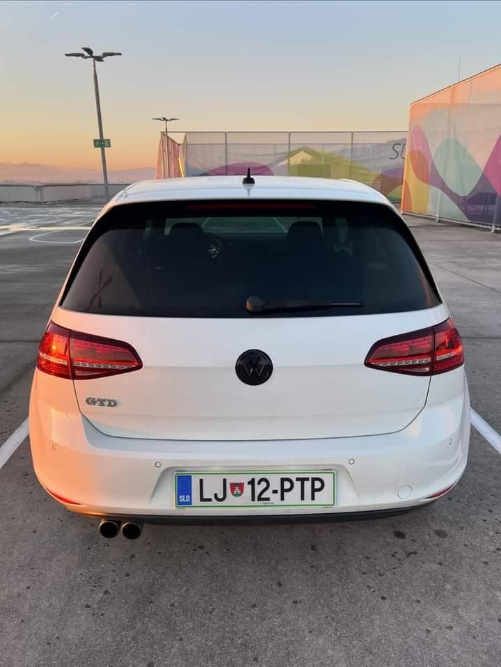 Black VW Golf MK7 Emblems 5