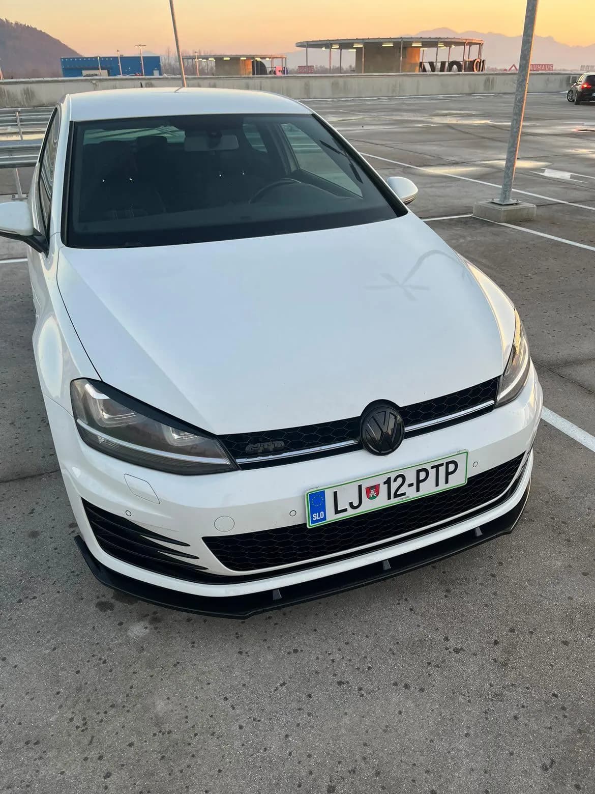 Black VW Golf MK7 Emblems 6