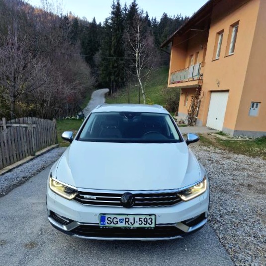 Black VW Passat B8 Emblems 5