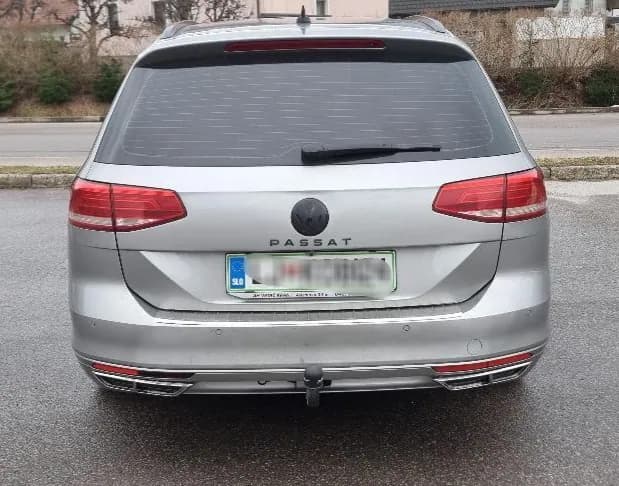 Black VW Passat B8 Emblems 8
