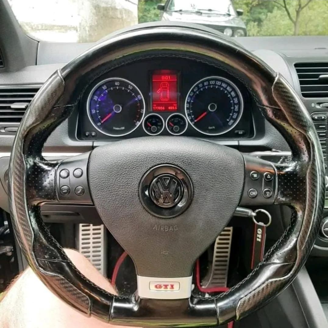 Black VW Steering Wheel Badge (older models) 4