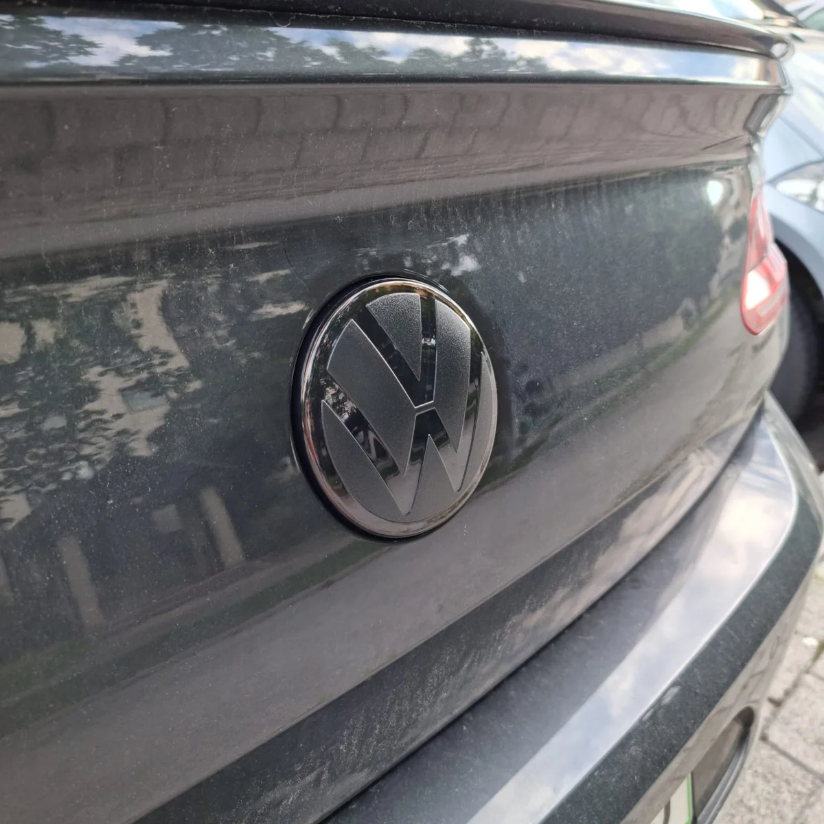 Black VW Arteon 2017-2020 Emblems 2